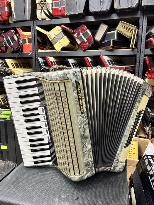 Acordeon nemtesc Weltmesiter cu 48 de basi