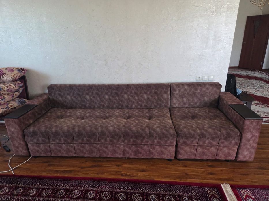 Продам диван три метра
