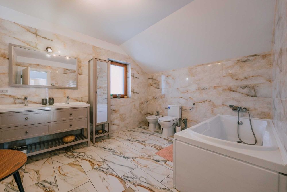 Casa cocheta cu priveliste simpatica