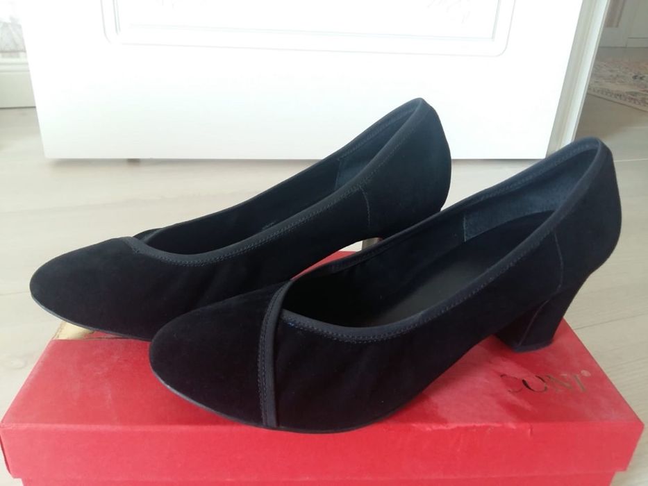 Продам туфли замшевые