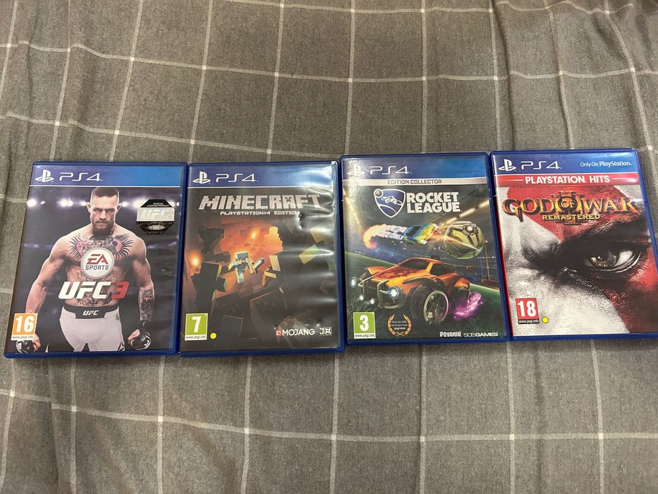 PS4 +2 джойстика +4 игри