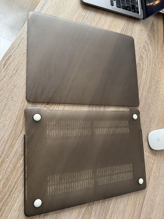 Impecabil Apple Macbook  Pro 13.3 i5 16 gb 1 TB 3 thunderbolt