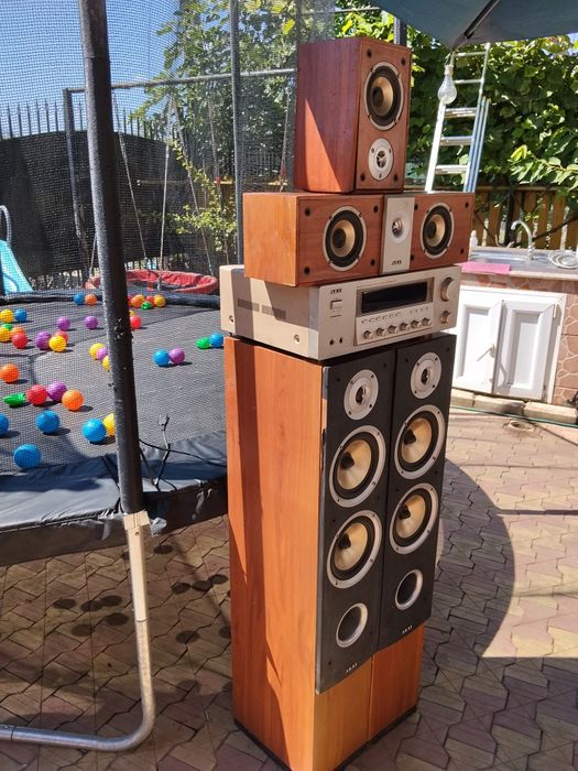 Vând boxe AKAI + statie