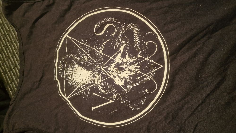 Verba Serpentis tricouri și maieuri