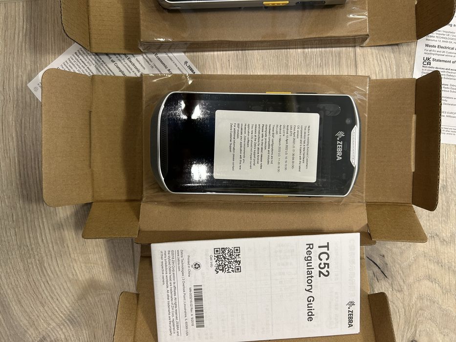 NEW! Lot 2 buc NOI ! Zebra TC52 TC520K-1PEZU4P-A6 PDA terminal de date