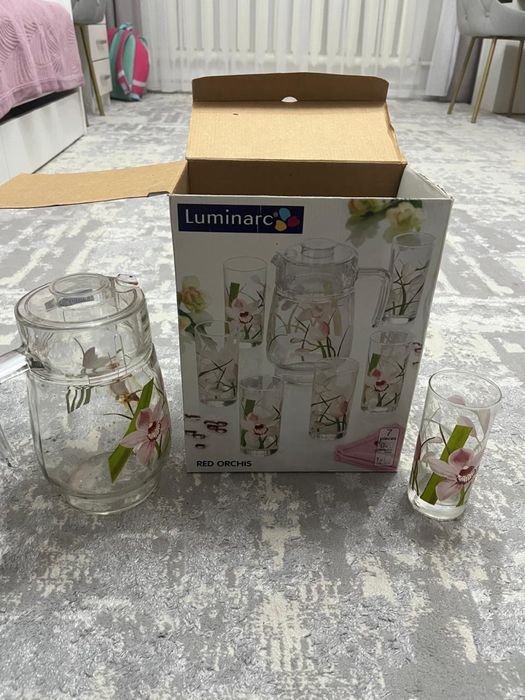 Продам графин с 6 стаканами Люминарк