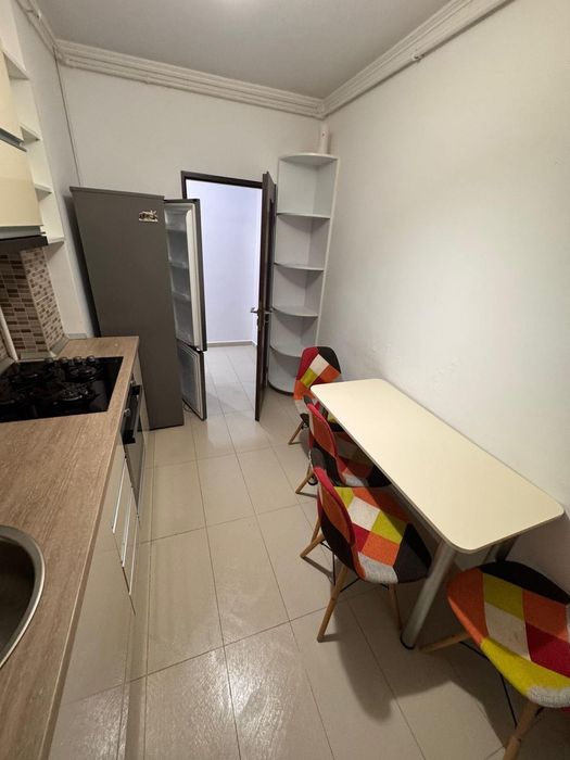 Inchiriez apartament cu 2 camere in centrul Civic