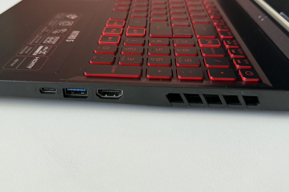 Геймърски Лаптоп Acer Nitro 5, 1000 GB SSD, 24 DDR4 3200MHz, Intel Core i5-11300H, NVIDIA GeForce RTX 3050 4GB GDDR6, WINDOWS 11