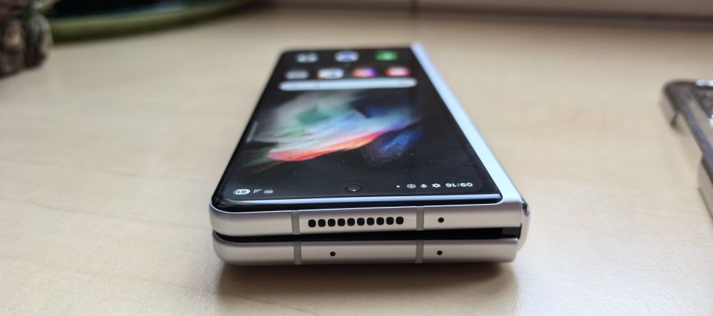 Samsung Galaxy Z Fold 3_256GB_12GB Ram (impecabil) - 2 Linii display