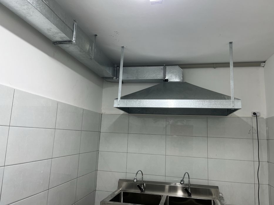 Жестяные работы. Вытяжки, водостоки , дымоходы, парапеды , тумбы.