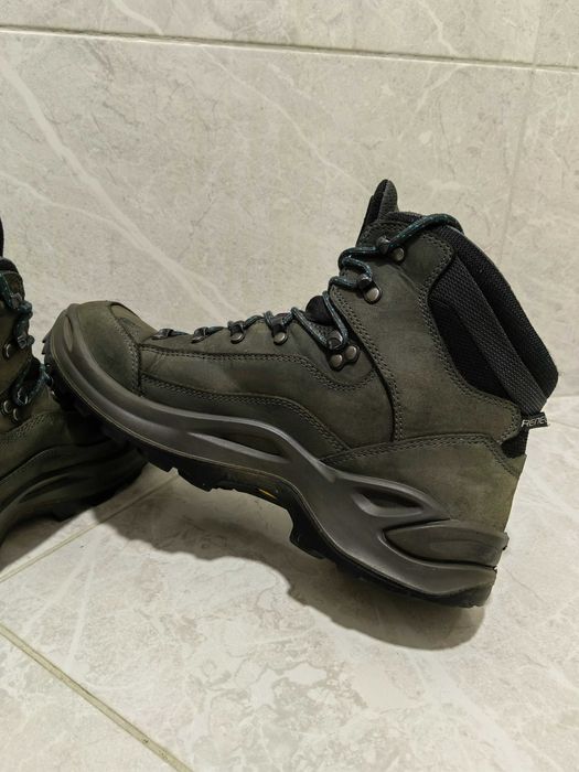 Туристически обувки LOWA Gore-Tex Обувки за лов  туризъм или студ 44