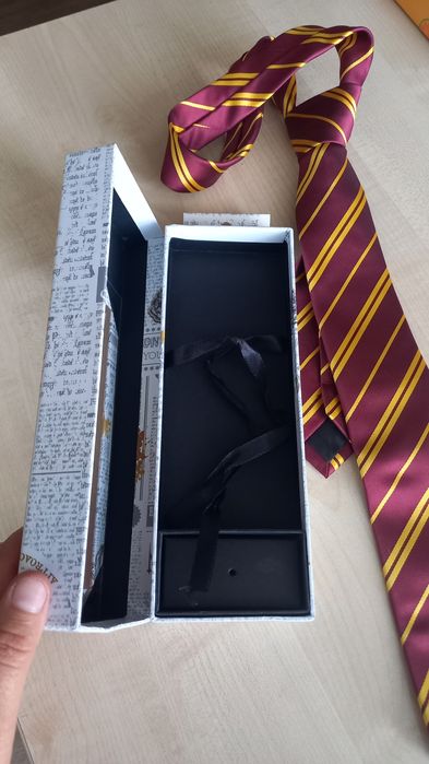 ГАЛСТУК   новый    Гарри  Поттера