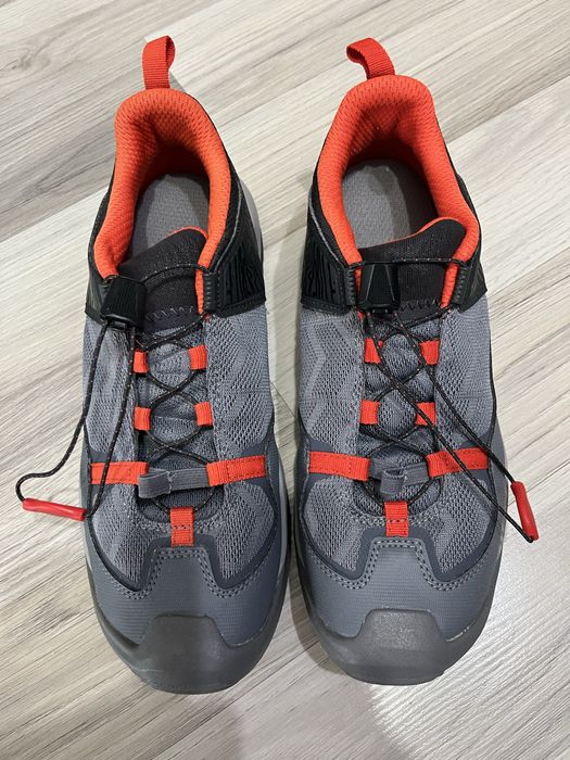 Incaltaminte trekking unisex marime 38