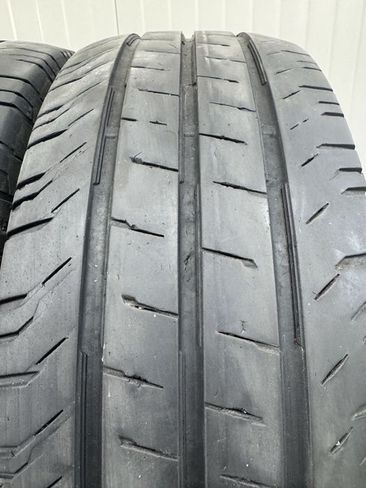 Гуми за бус 235 65 16C Continental