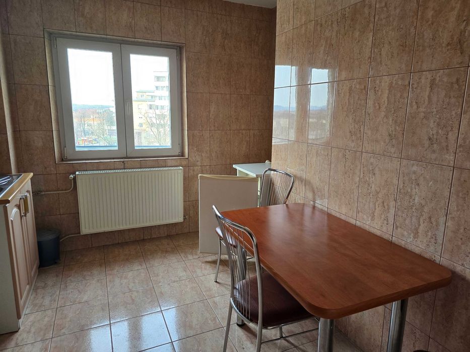 vand apartament centru Beius