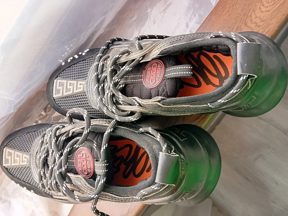 Versace chain reaction black