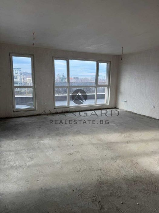 оф.24757 Тристаен апартамент/ Гребна база