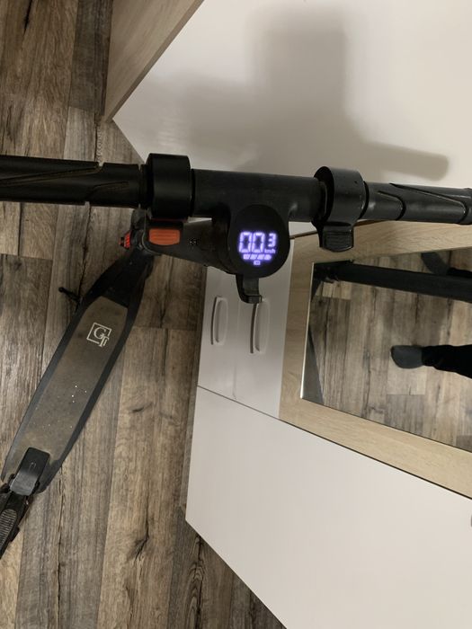 Продам электросамокат