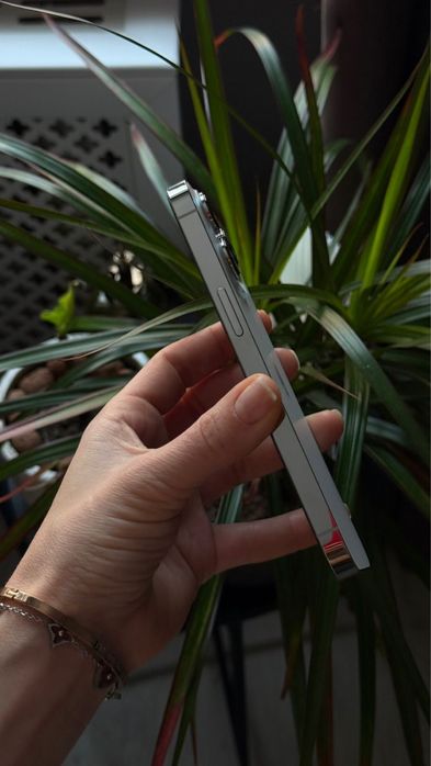 Продам айфон 13 про