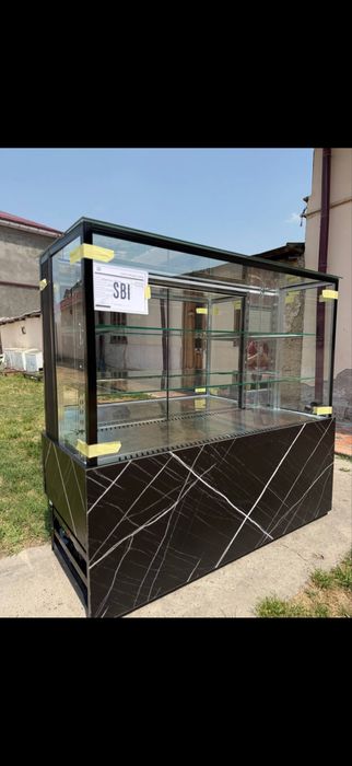 Витриный холодильник для торта, выпечки