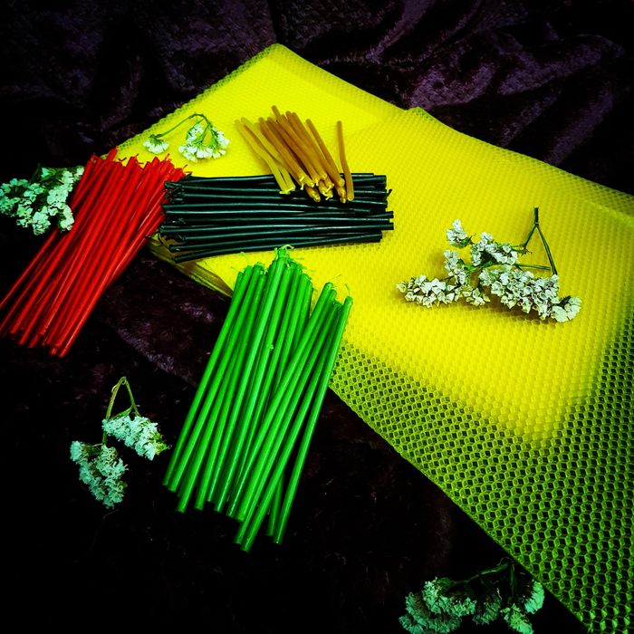 Чёрные катаные свечи из  натуральной вощины