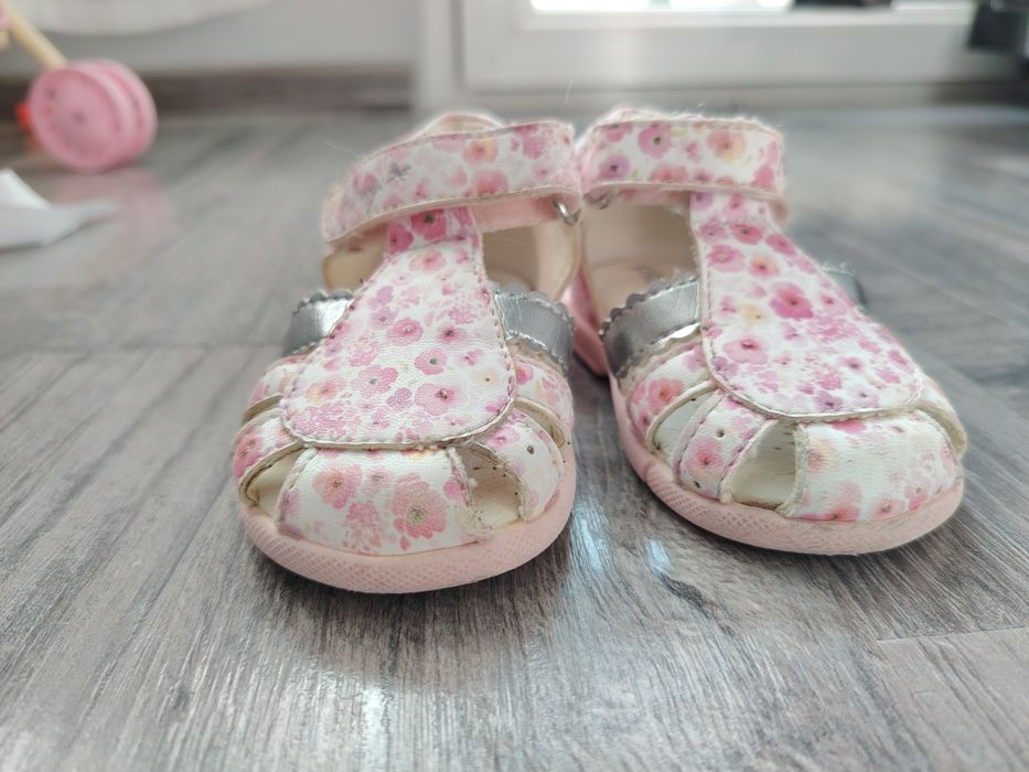 Сандали Primigi №18 

*Дължина на стелката: 10.7 см
*Стелка от естеств