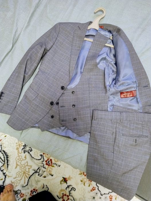 Костюм тройка за 10 000