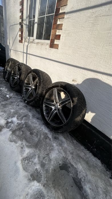 Диски с резиной на Мерседес р20