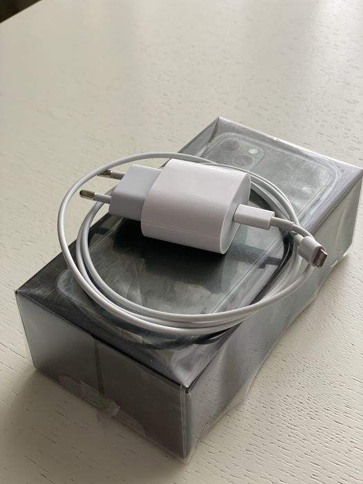 Продам iPhone 11 Pro 256 ГБ