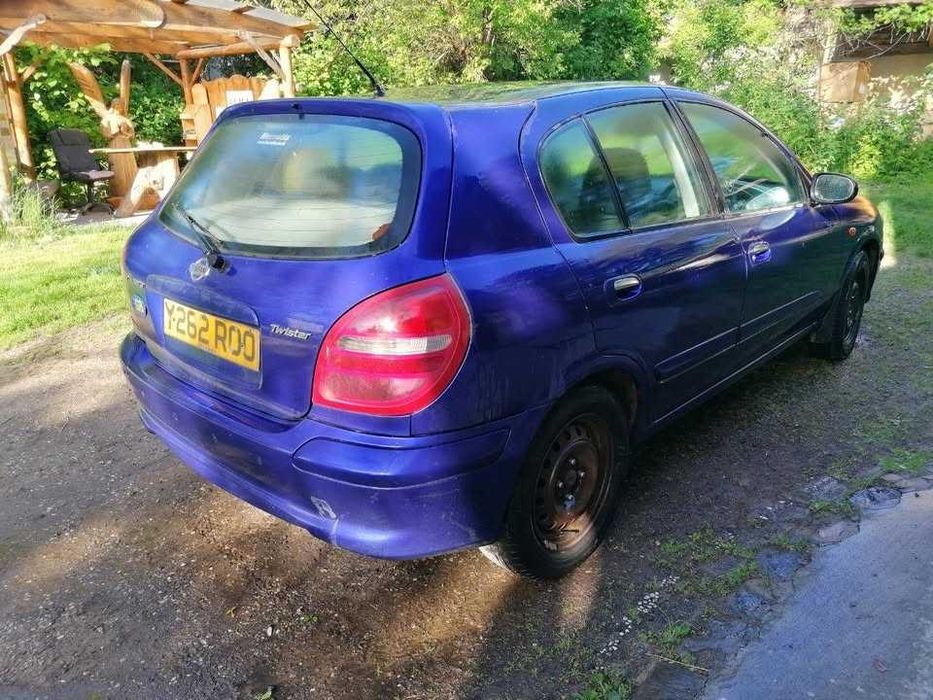 Nissan Almera Twister