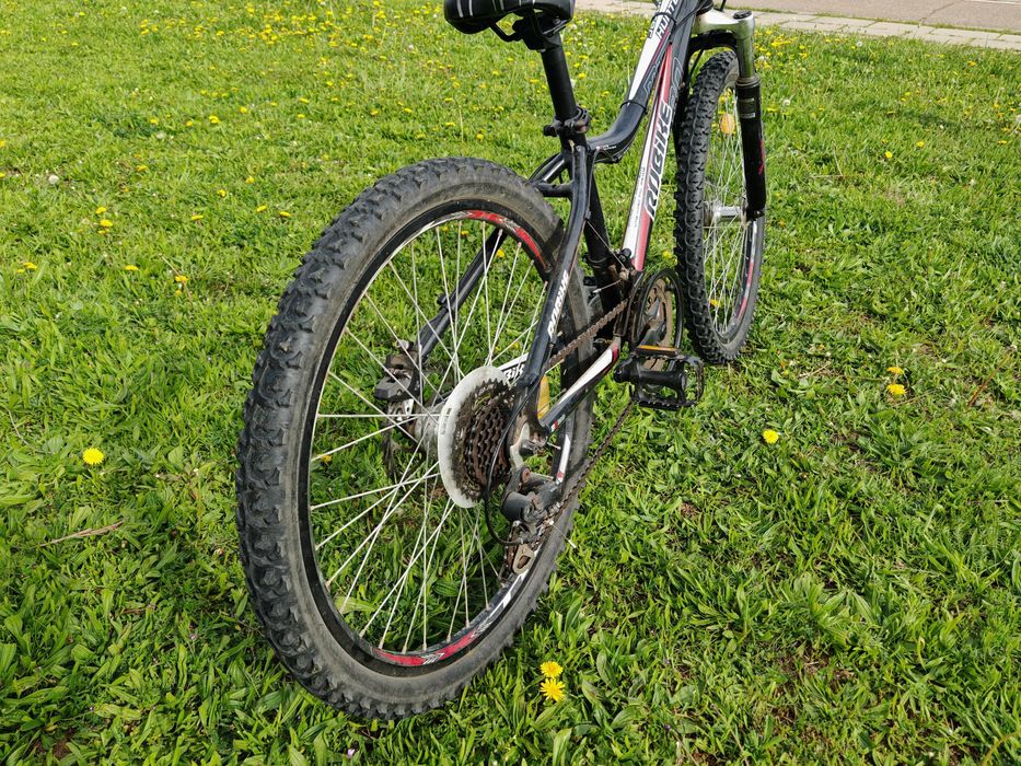 Vând bicicletă tip mountain bike (MTB) - 24 inch