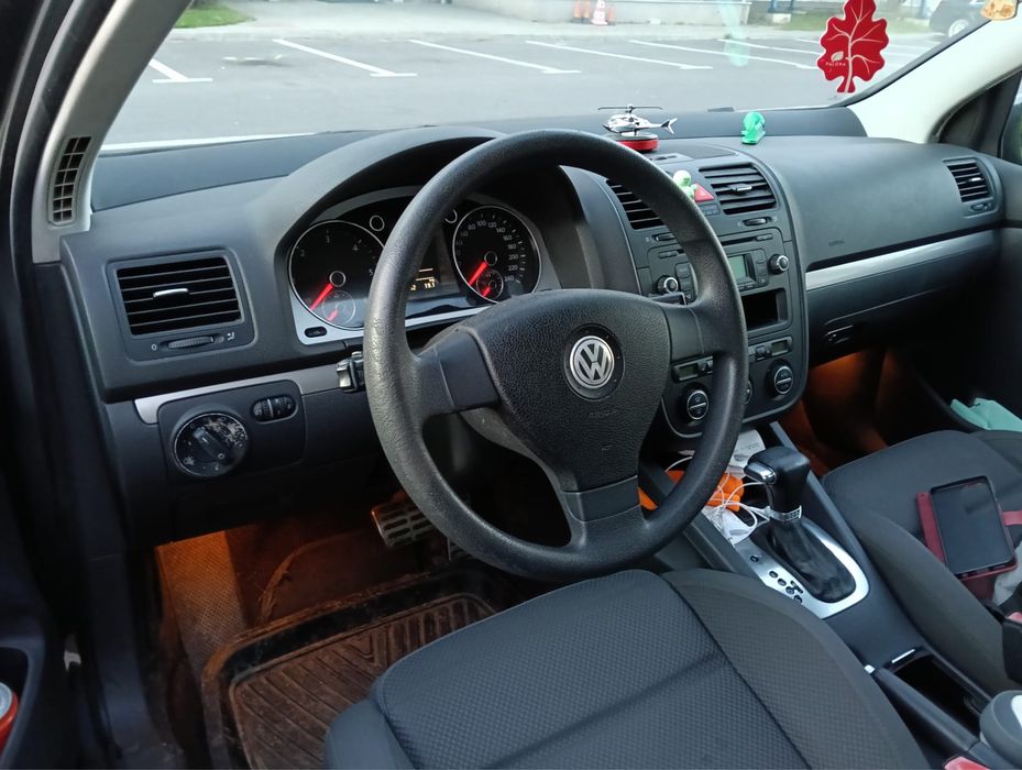 Golf 5 automat,diesel 1900cc,ac,scaune incalzite stare f buna.