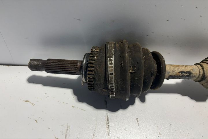 Planetara fata dreapta Mitsubishi Carisma prima generatie (facelift)