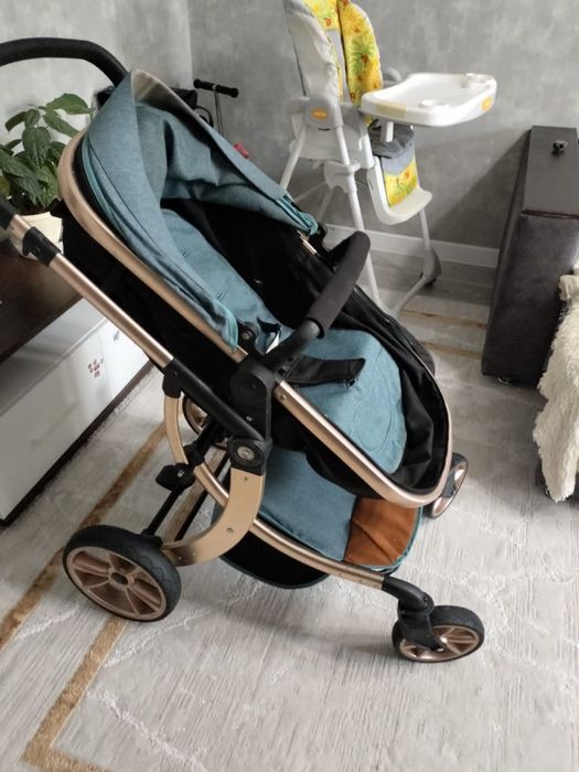 Продам 2 коляски, детский стол, санки