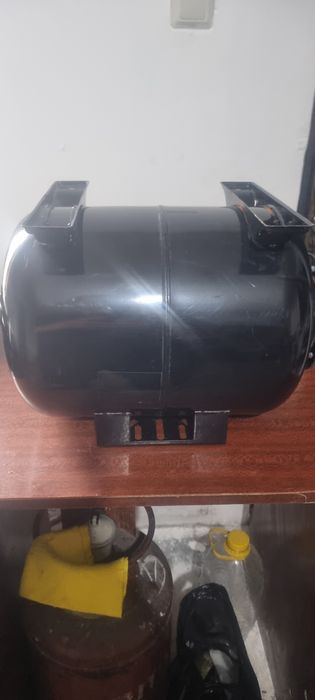 Продам бачок для насоса