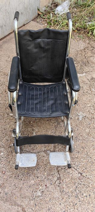 Продам инвалидную коляску