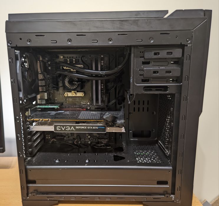 Геймърски компютър Ryzen 7 2700, GTX 1070 8GB, 16GB, Водно