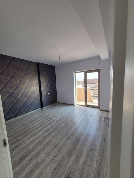 Direct dezvoltator Case