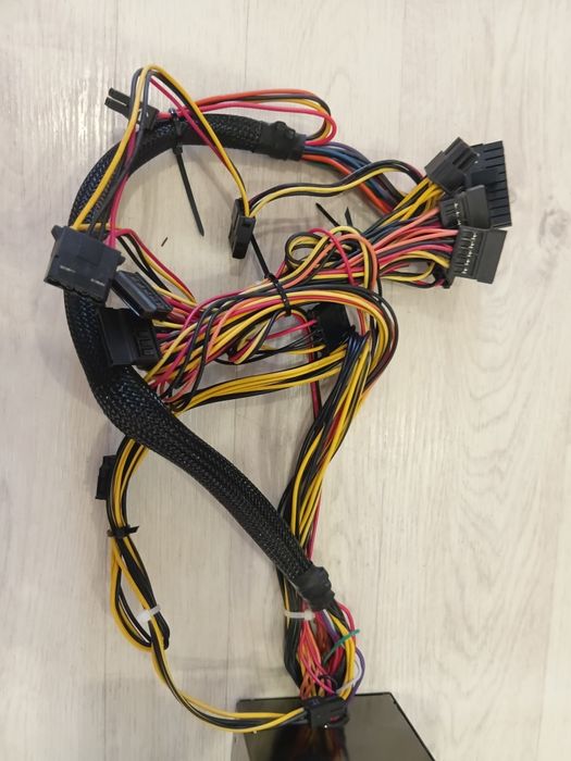 Блок питания Huntkey 550 ватт