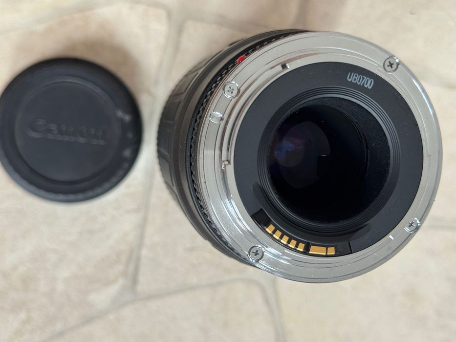 Obiectiv tele-zoom Canon EF 70-210mm f/4 constant-montura metal
