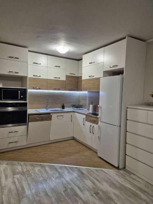 Двустаен апартамент, под наем, кв. Колхозен пазар