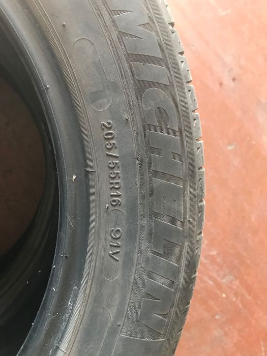 4броя летни гуми 205/55/16. Цената е за 4-те гуми заедно.