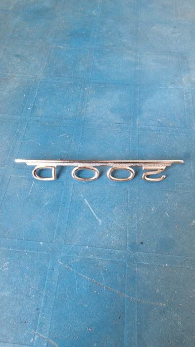 Емблема Mercedes 200D