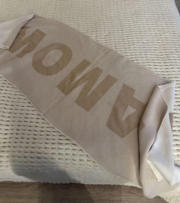 бежов плетен шал