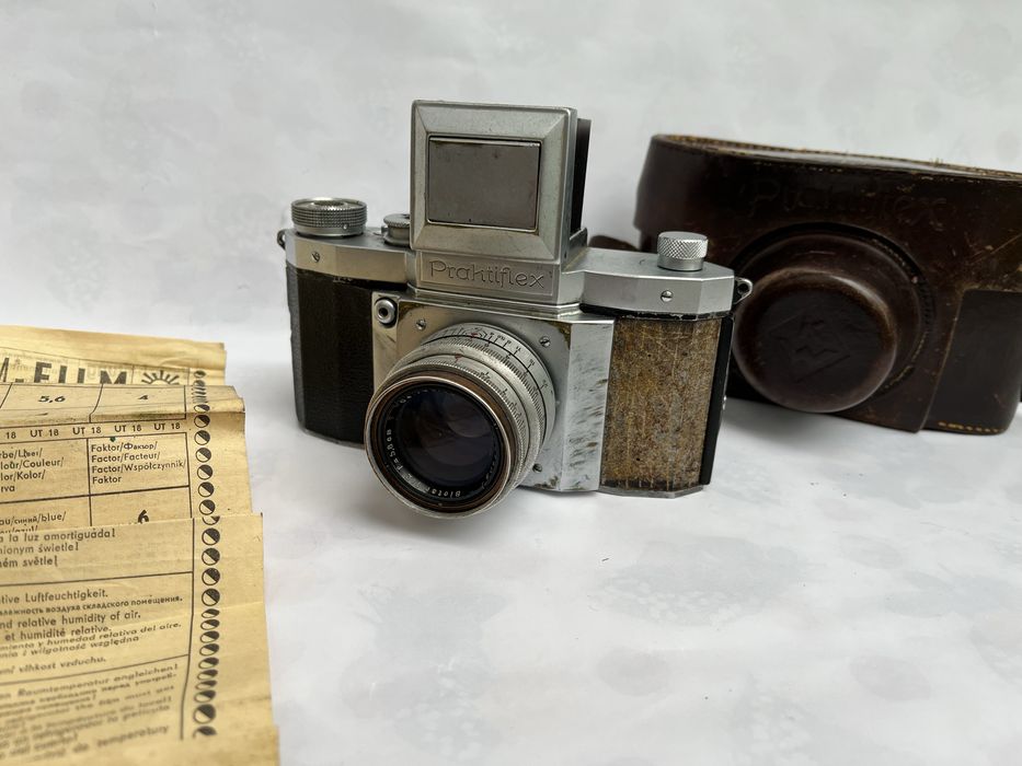 Aparat foto  cu obiectiv Zeiss Biotar 58mm F2 ,varianta mica
