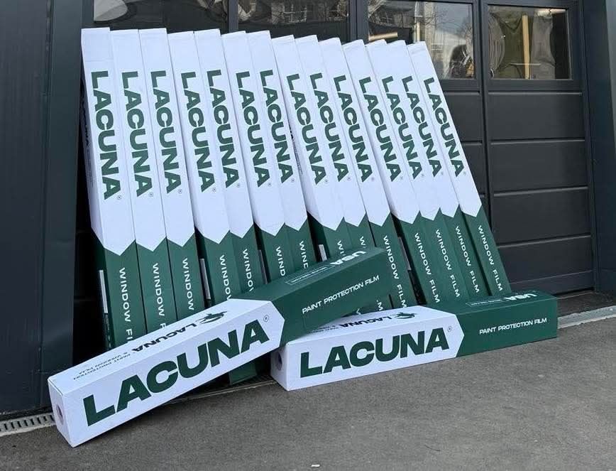 Продава се  висок клас американско фолио Lacuna Carbon -5 
Амер