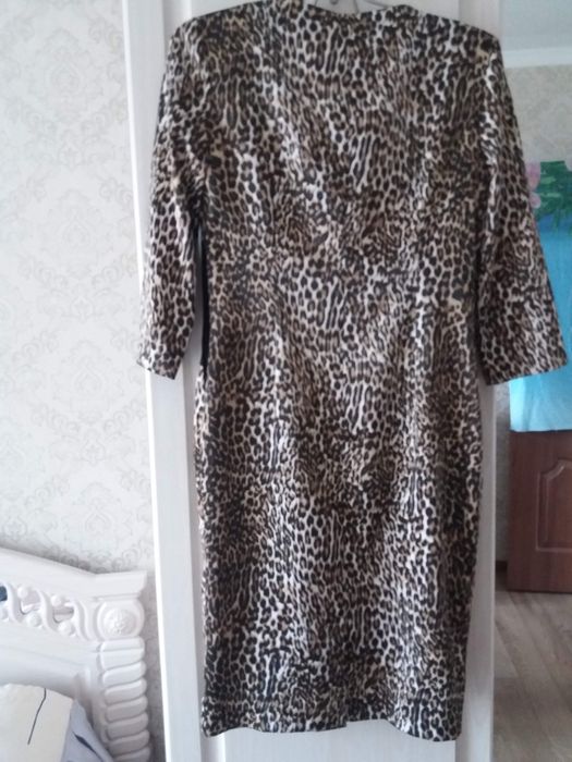 Продам платье атласное вечернее