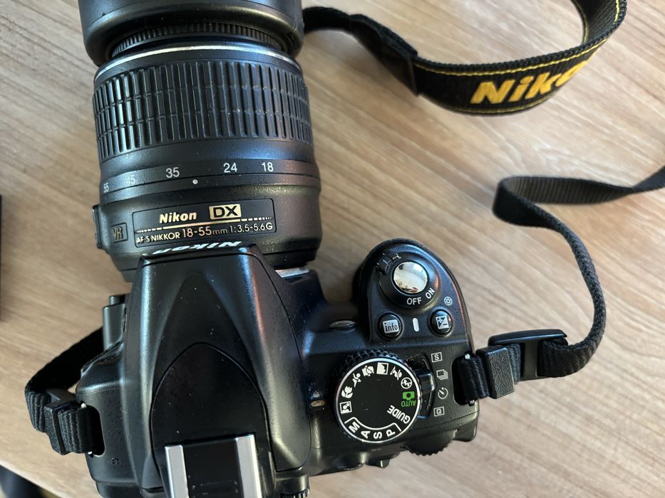 Vand aparat foto Nikon D3100 cu obiectiv VR 18/55
