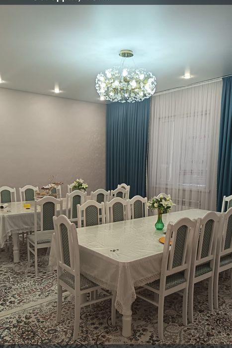 Стол в комплекте