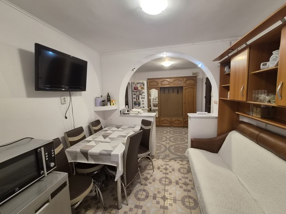 Vând apartament cu două camere mobilat si utilat